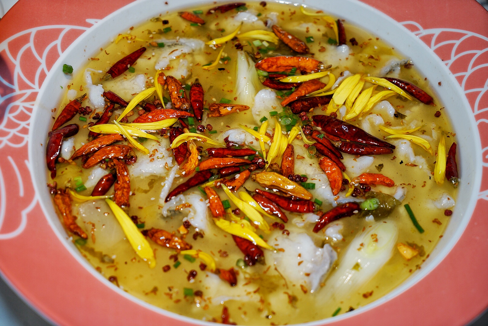 花都首家大理酸菜鱼专门店,云南空运酸菜,活鱼现煮,酸辣好过瘾