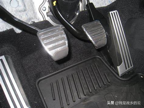 货车离合器踏板回位慢什么原因,离合器踏板重