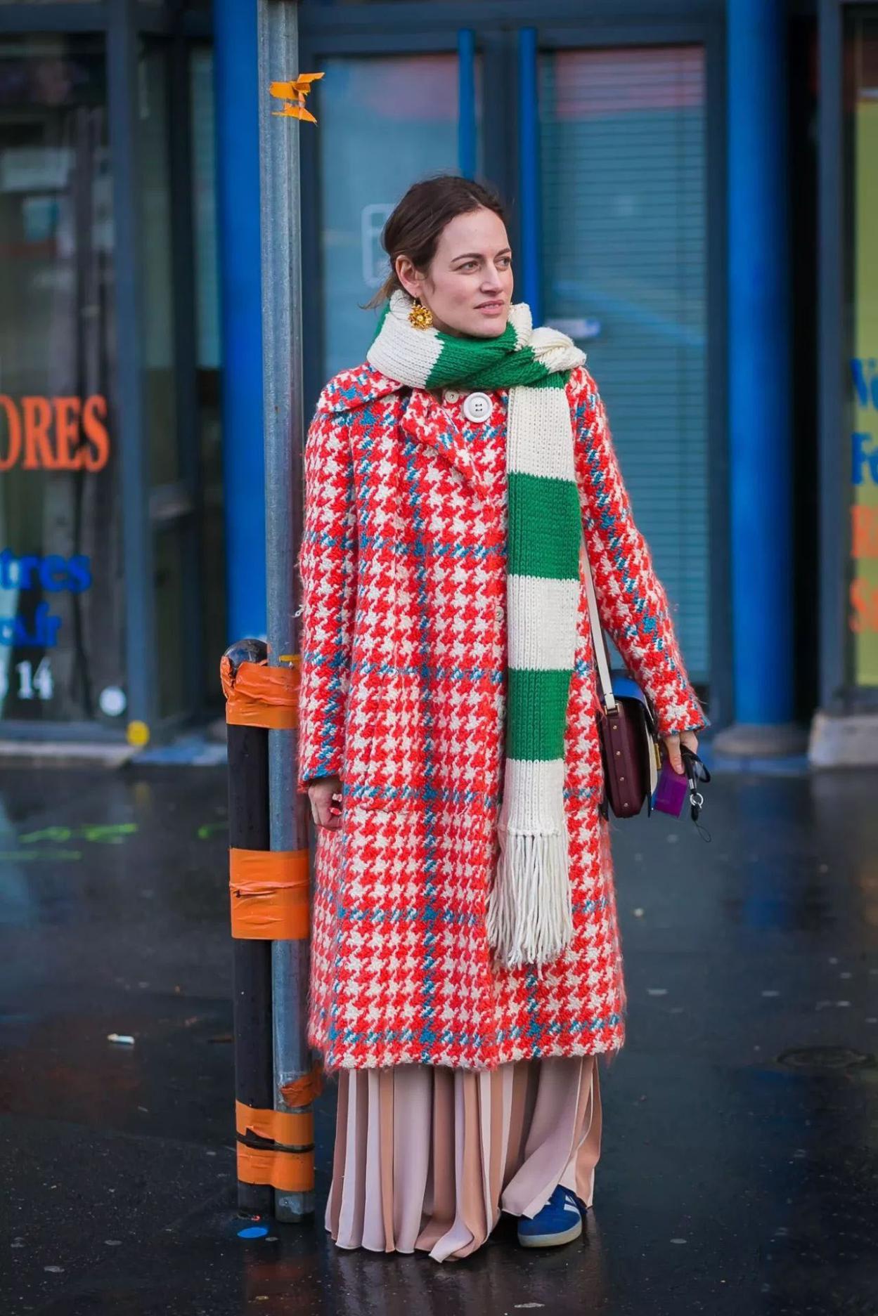 超长款格纹大衣怎么搭配,格纹大衣怎么搭好看