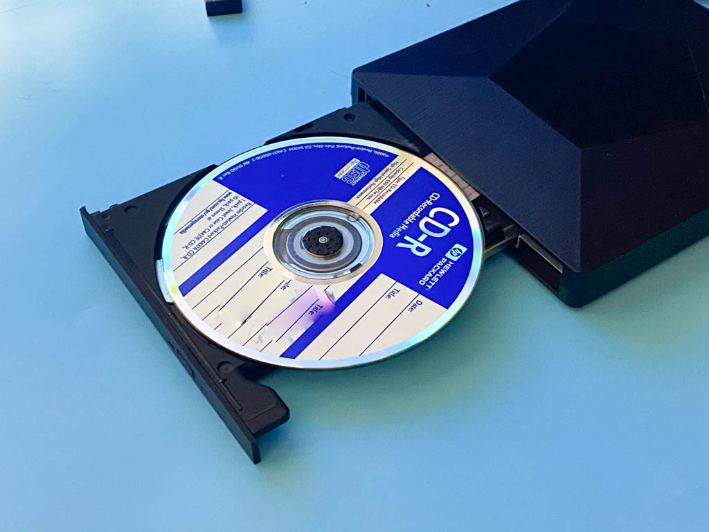 电脑刻录机可以播放cd吗,电脑外置刻录机只能读取cd