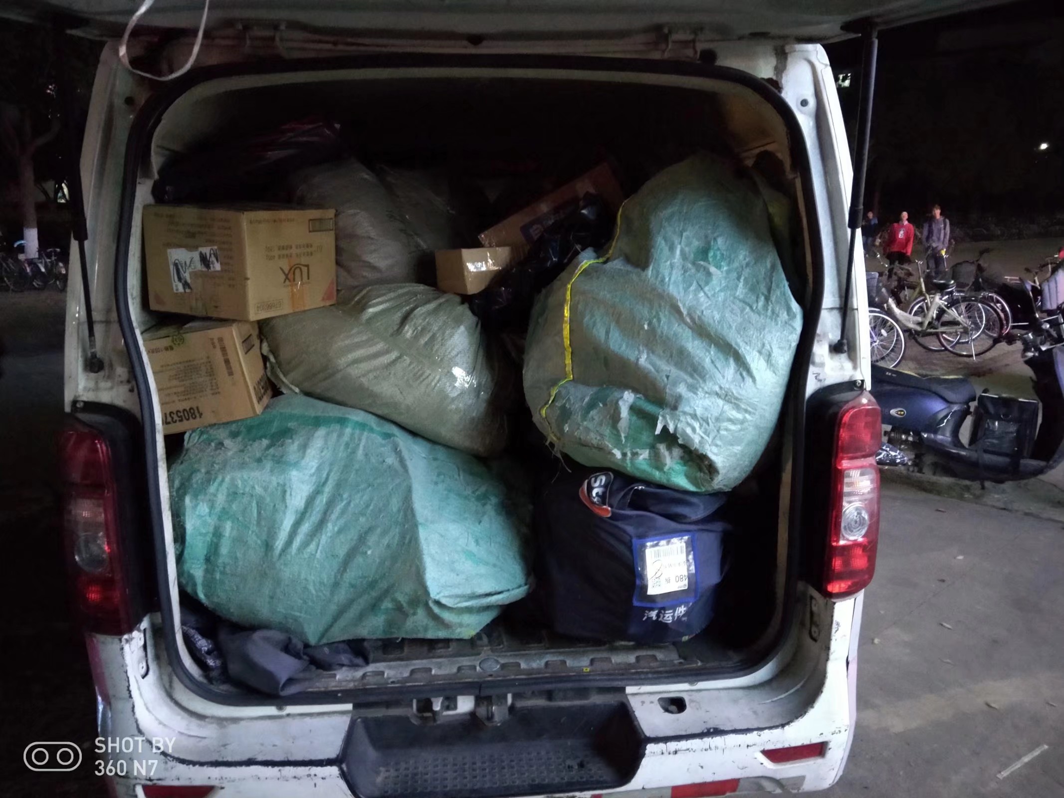 二手货运电动面包车价格,想买一台面包车