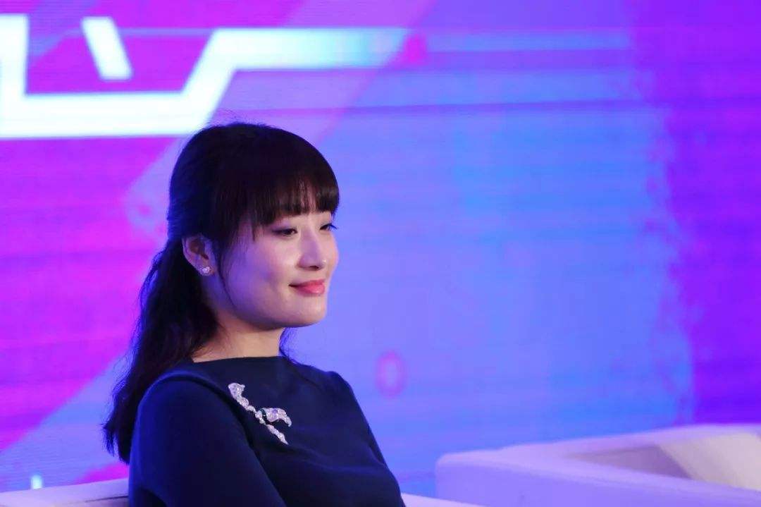 从开拖拉机到如今千亿帝国掌舵人,从拖拉机手到千亿富婆