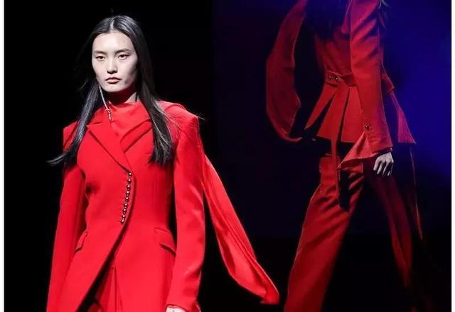 ep雅莹走秀2019,ep雅莹黑裙子