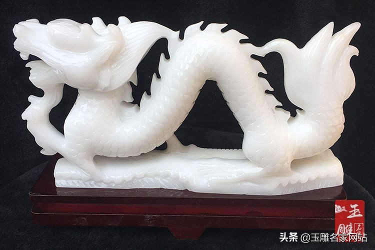 阿富汗玉和汉白玉摆件,阿富汗玉有收藏价值吗