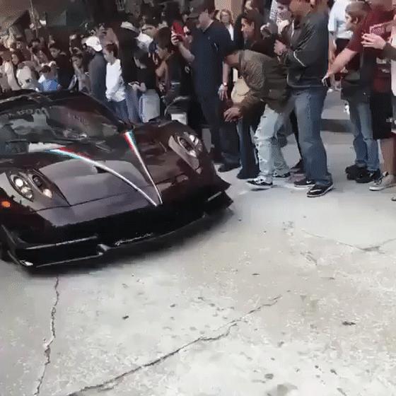 富二代发朋友圈的视频,富二代故意发朋友圈