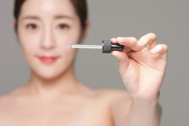 晚上坚持做这几件事皮肤越来越好,早上起床怎么才能让皮肤白嫩