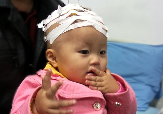 宝宝走亲戚回来拉肚子发烧,走亲戚家吃饭后上吐下泻