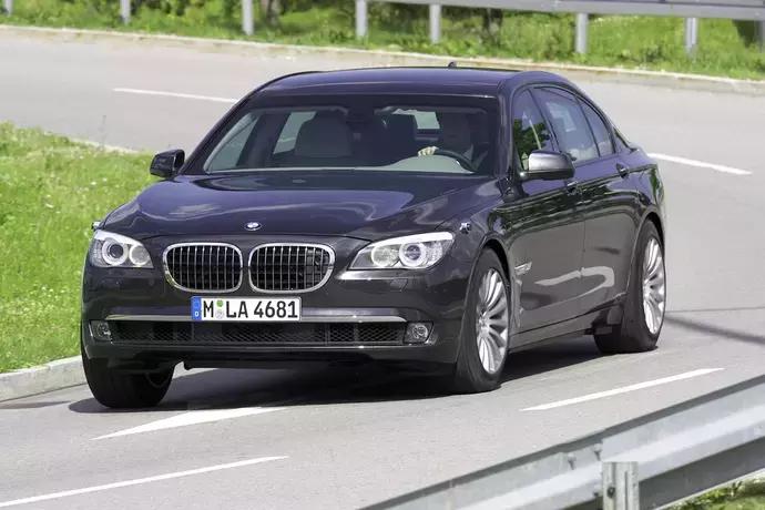 世界首富有几辆座驾,全球富豪座驾排行榜