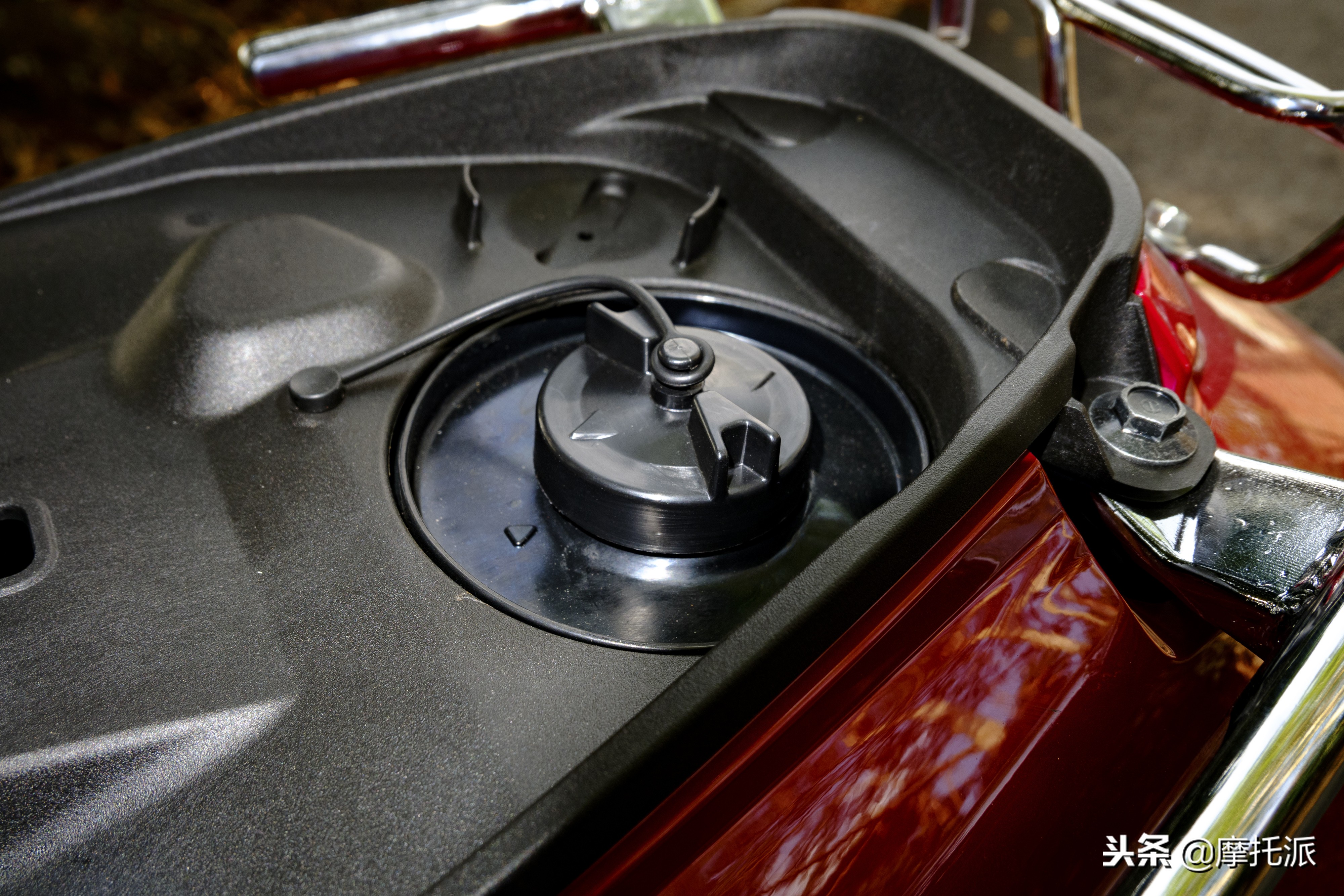 五羊本田新喜鲨125落地价,五羊本田喜鲨125摩托车落地多少钱