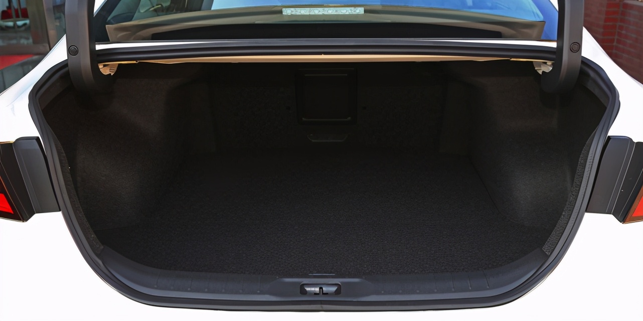 11年天籁2.0和2.5油耗差多少,日产天籁用户反映缺点