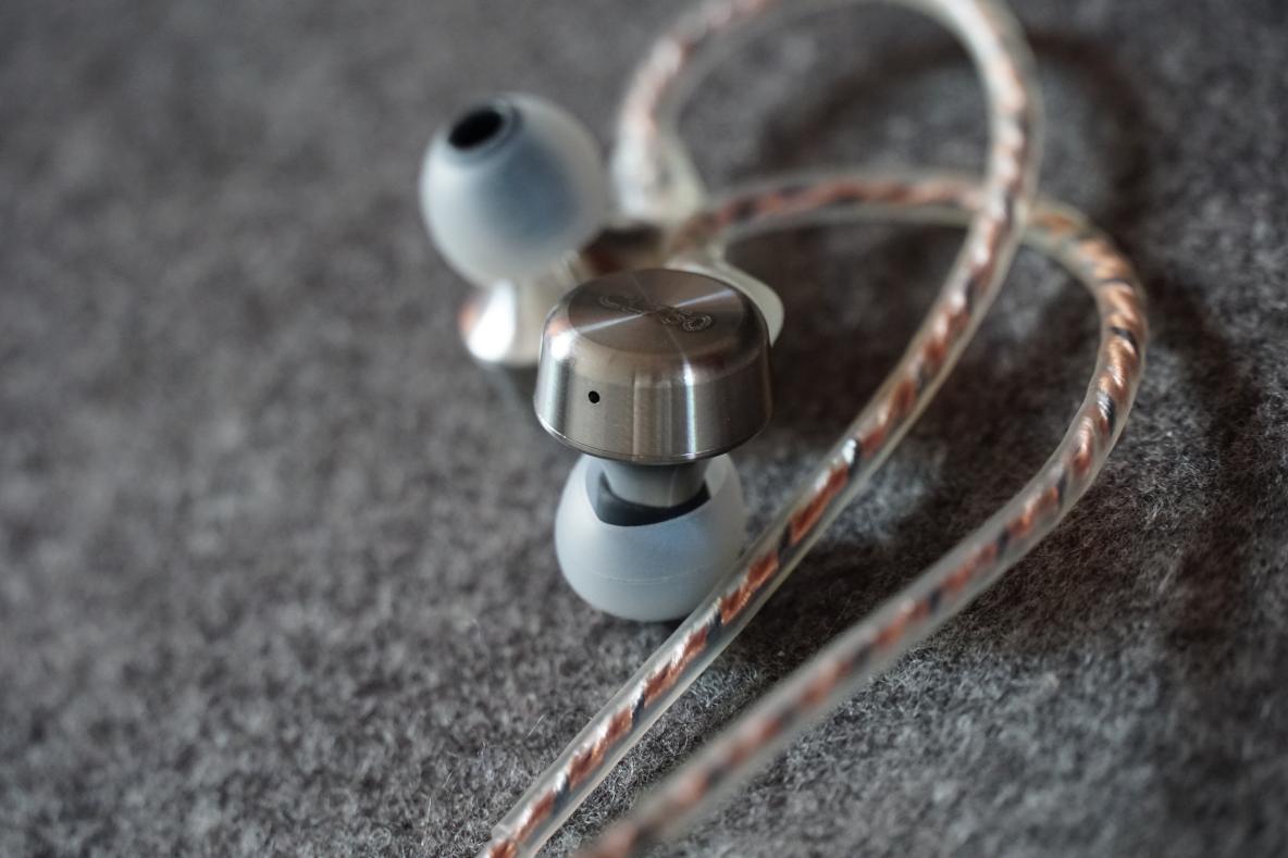世界顶尖入耳式耳机,入耳式平价监听耳机测评