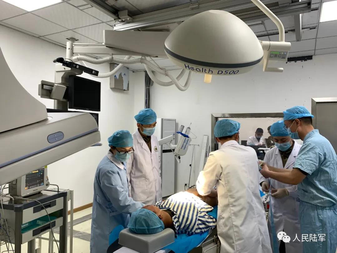 脑血管造影术成功,我院成功实施首例冠状动脉造影术