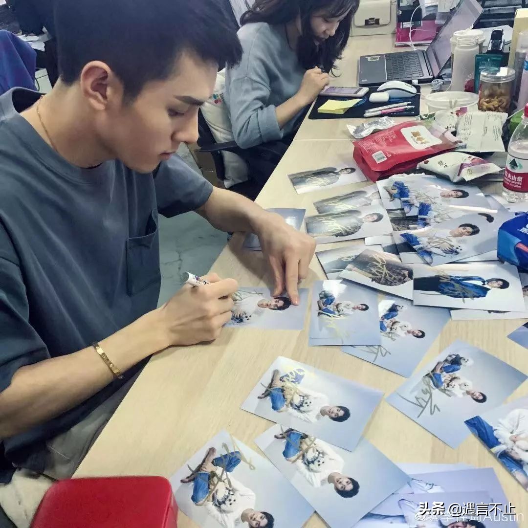 从于正到李佳琦，三心二意的明星干不过一心一意的网红