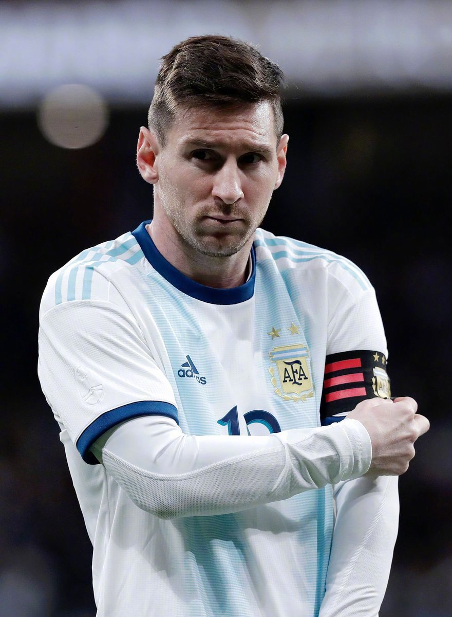 梅西望球兴叹的视频,梅西抬头