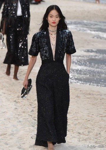 姚晨裙装图片,姚晨穿露肩裙好看吗