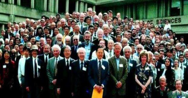 杨振宁在物理界的地位有多高,杨振宁是伟大的吗