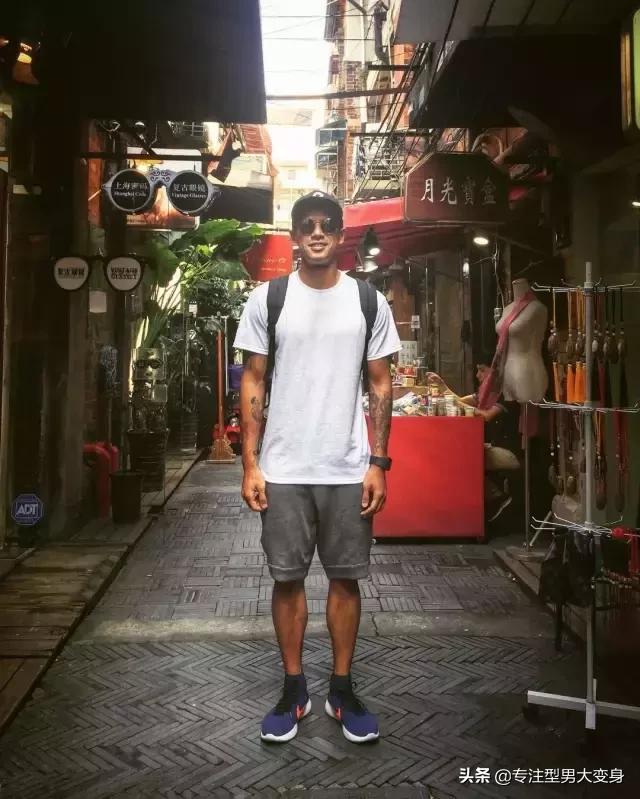 白t男生怎么穿,男人穿什么样的白衬衫好看