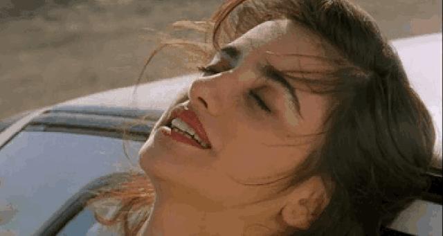 有个德国公司,把飞机引擎做成空气循环扇,全屋灌满自然风