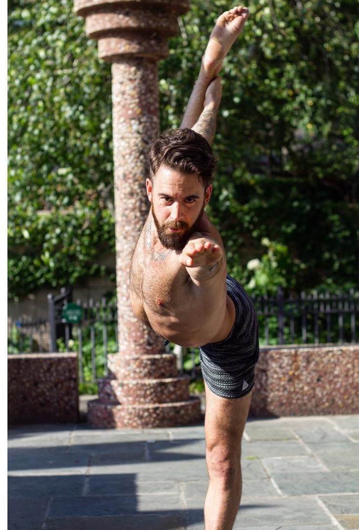 夏天t恤男生穿搭简单,男士夏季t恤穿搭技巧