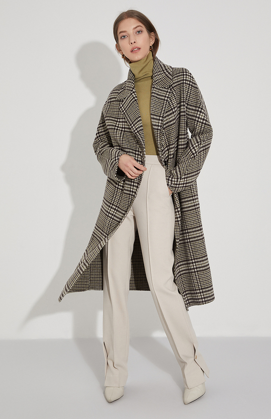 雾霾蓝大衣怎么搭配秋冬,秋冬大衣怎么搭配好看