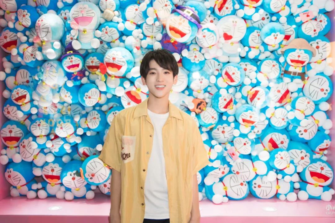 张俊一哭了,张俊一小时候