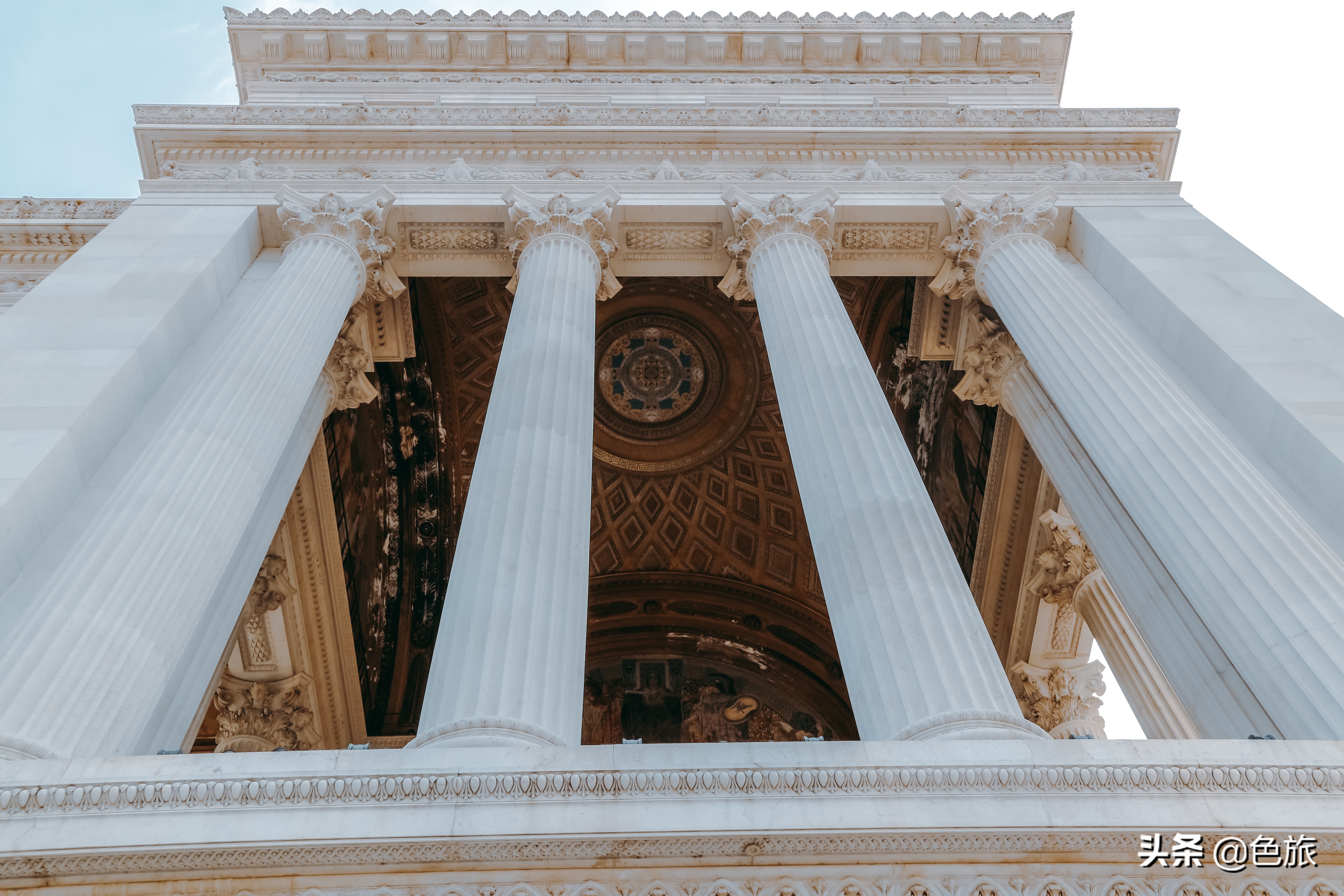 跟随赫本的脚步重温罗马假日,跟着赫本的脚步来到了罗马