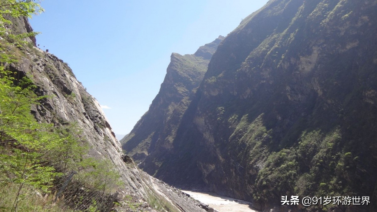 虎跳峡游玩多久比较好,上虎跳和中虎跳哪个壮观