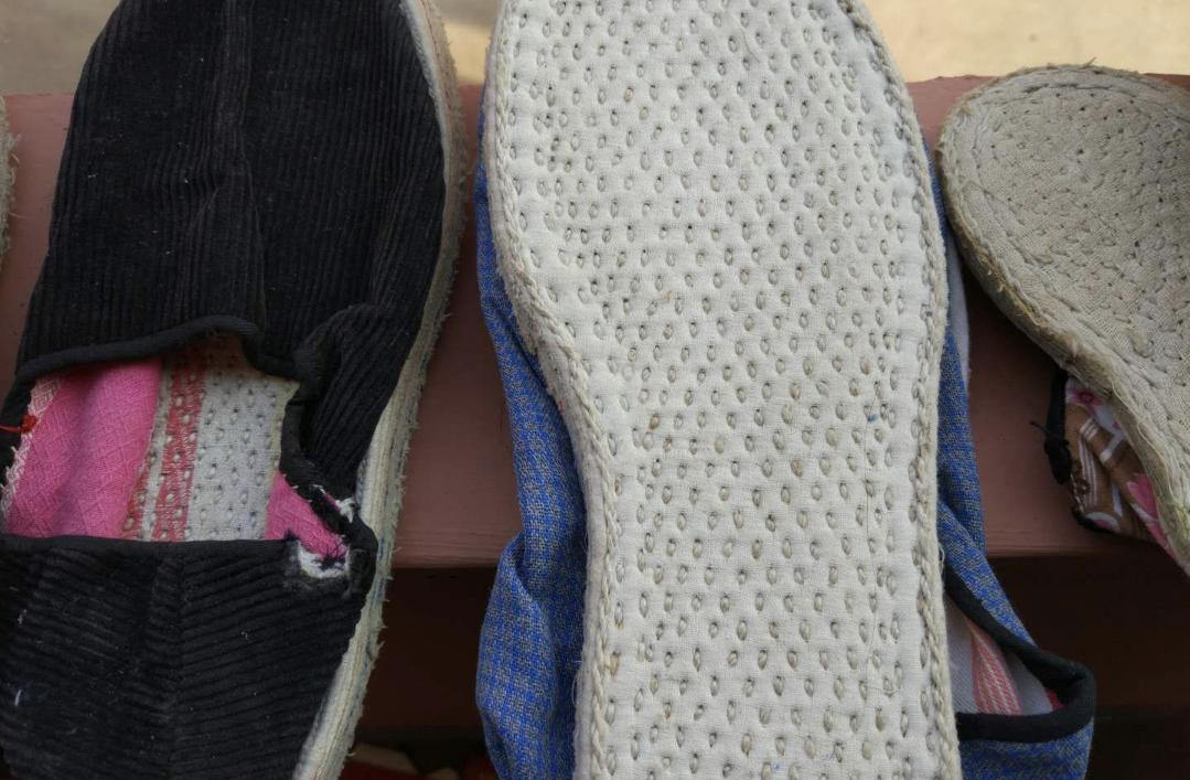 一双二十年的老布鞋,一双破布鞋