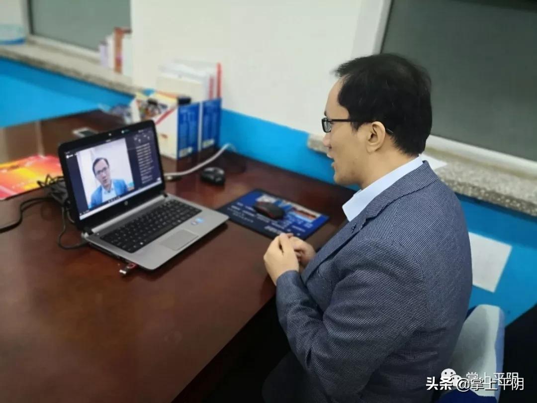 “屏”前“幕”后其乐融融！特殊时期的QQ在线主题班会