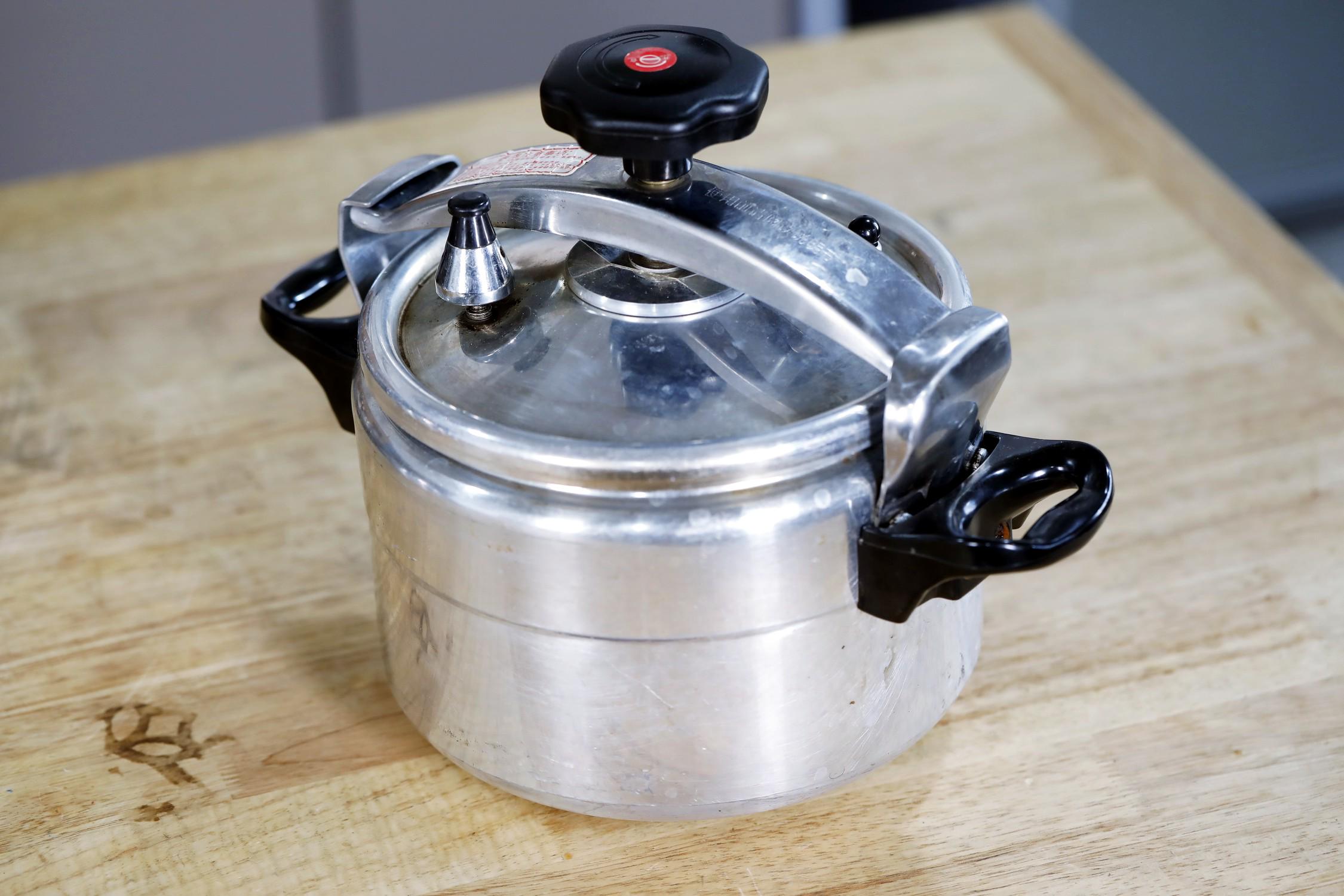 蒸煮两用电压力锅哪个牌子好,家用压力锅和微压锅哪个好