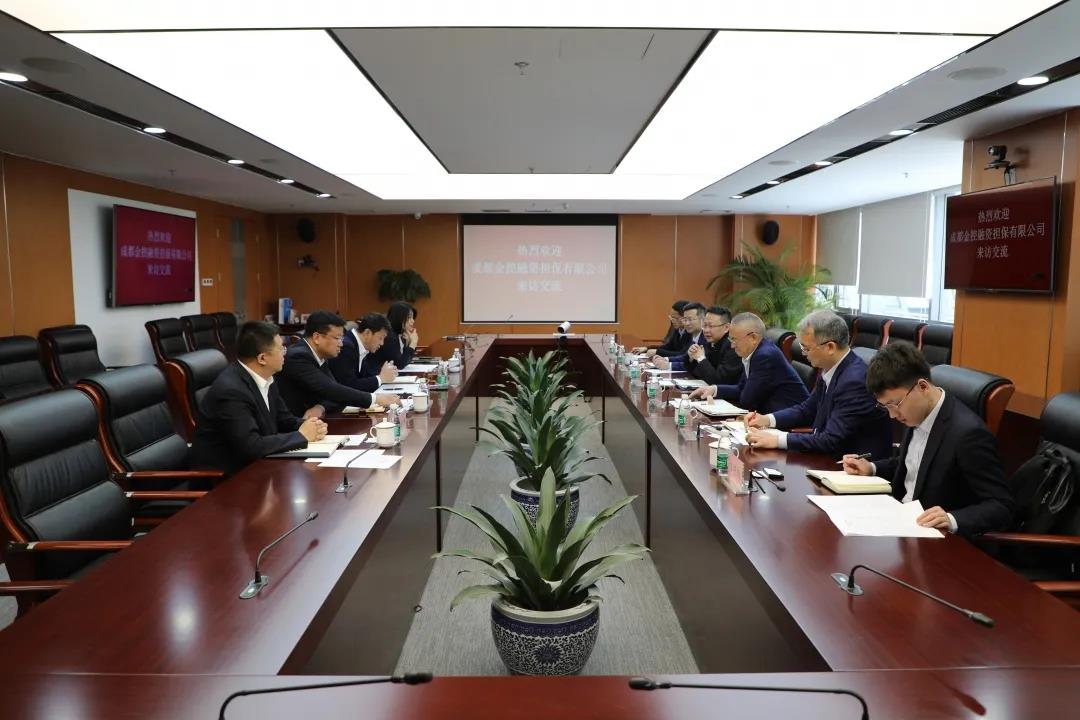 成都金控融资担保有限公司董事长章映一行到访首创担保业务交流