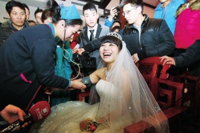 癌症女孩只剩三个月生命上台寻亲,患癌女子寻找女儿