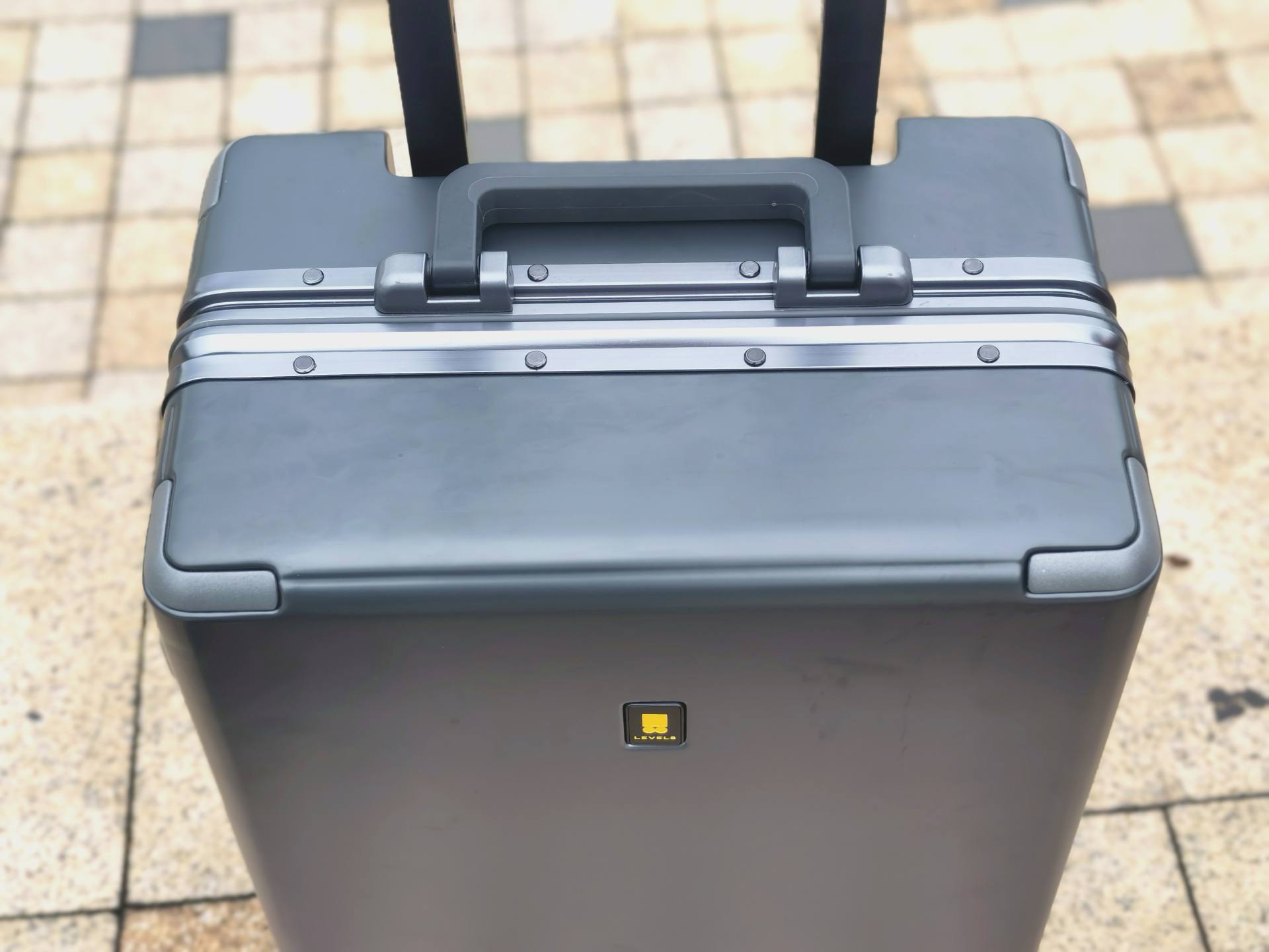 地平线8号行李箱选哪个系列,地平线8号最便宜的登机箱测评