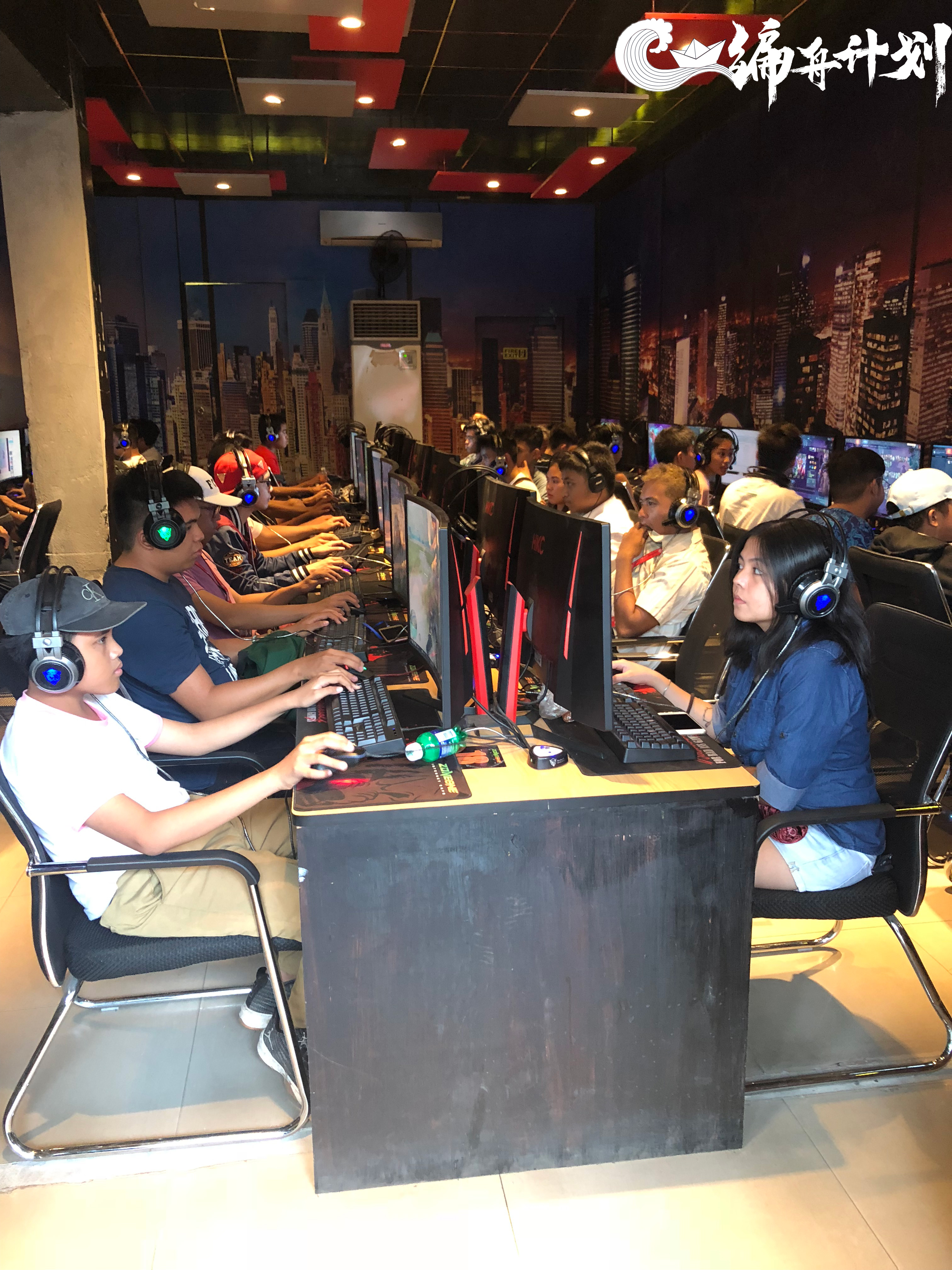 在菲律宾，他们交不起话费，但他们还在玩游戏