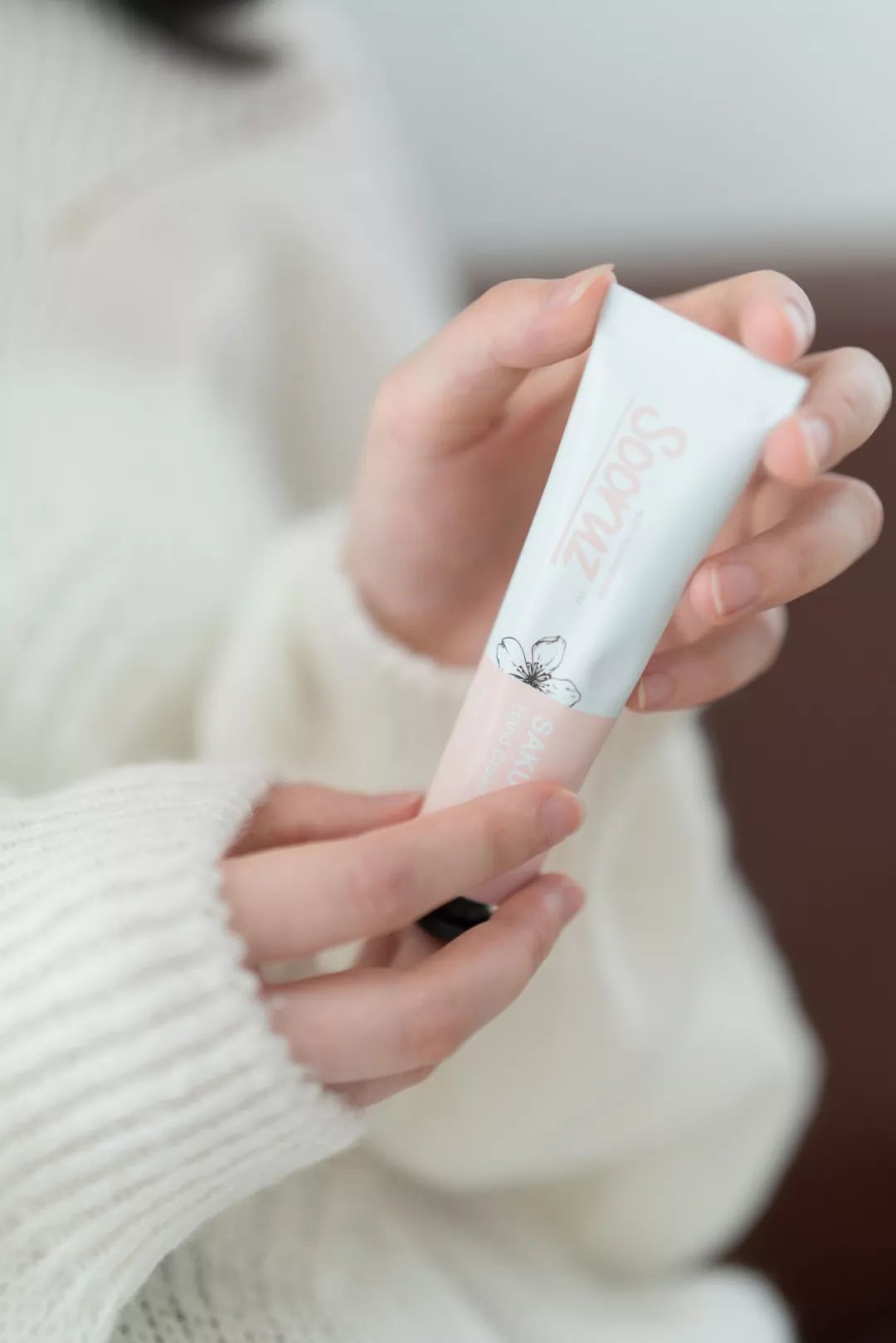 手干燥粗糙手纹深用什么护肤产品,可以改善手纹粗糙的护手霜