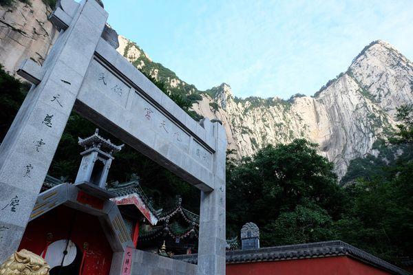 西岳华山五峰风景,华山一日游西安出发路线推荐