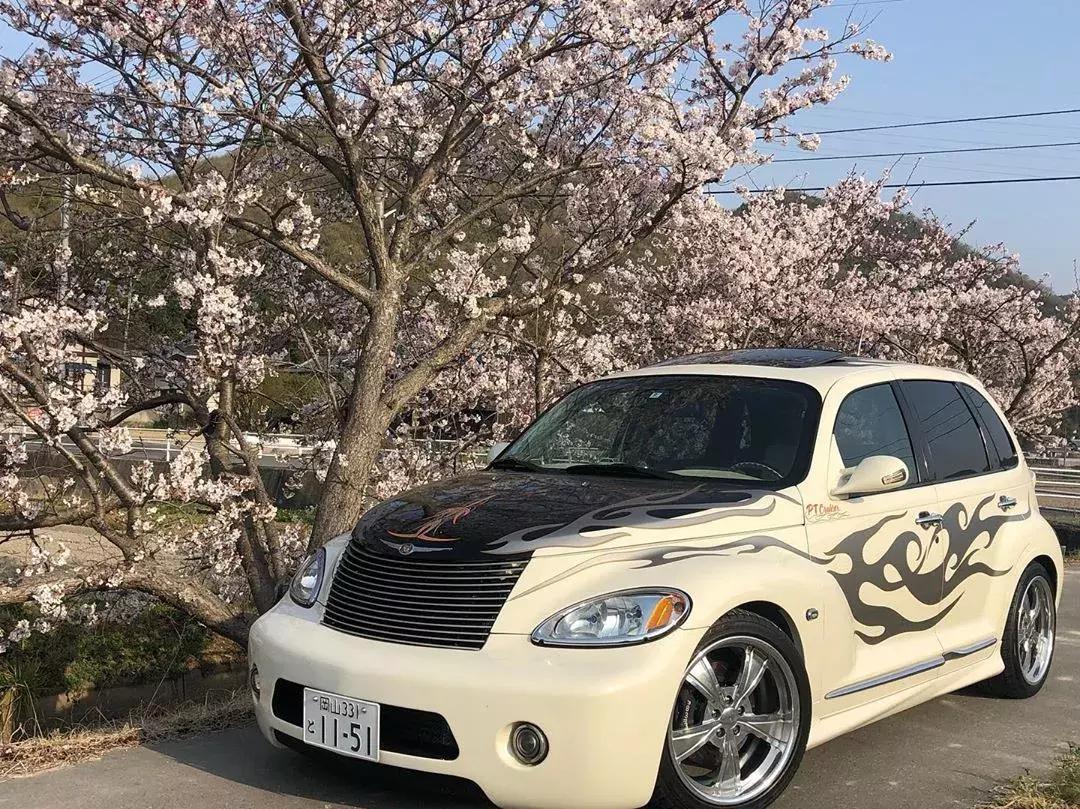 小众车型改装起来也疯狂，来看“外星来客”克莱斯勒PT漫步者改装