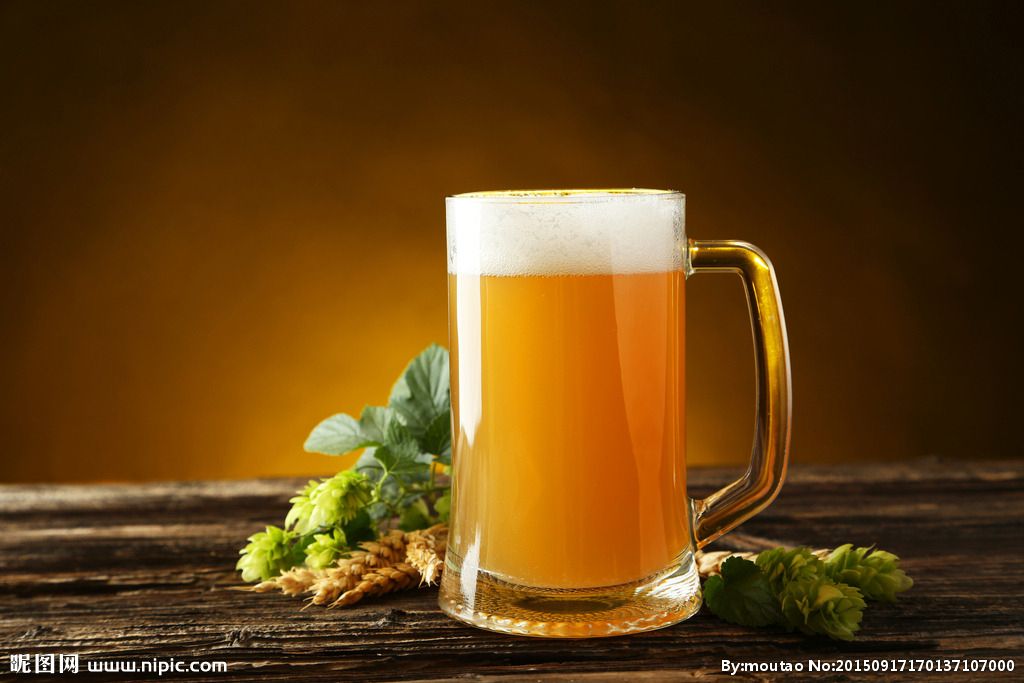 过期好几年的啤酒能用吗,易拉罐啤酒过期一年了还可以喝吗