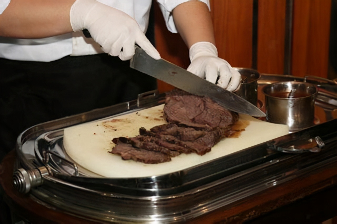 美洲“足球上的国家”,美女大多是球迷,偶遇建议去球场