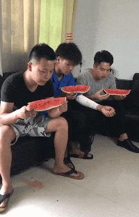 把中间的门店租下来取什么名字好,租下门面不知道取什么名字