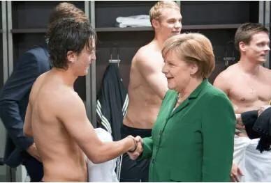 德国主帅勒夫默克尔,德国国家足球队连线默克尔