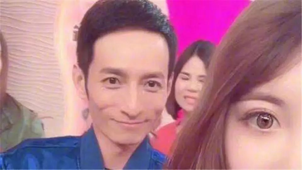 法令纹显老10岁三种方法帮助改善,最显老的法令纹怎么改善