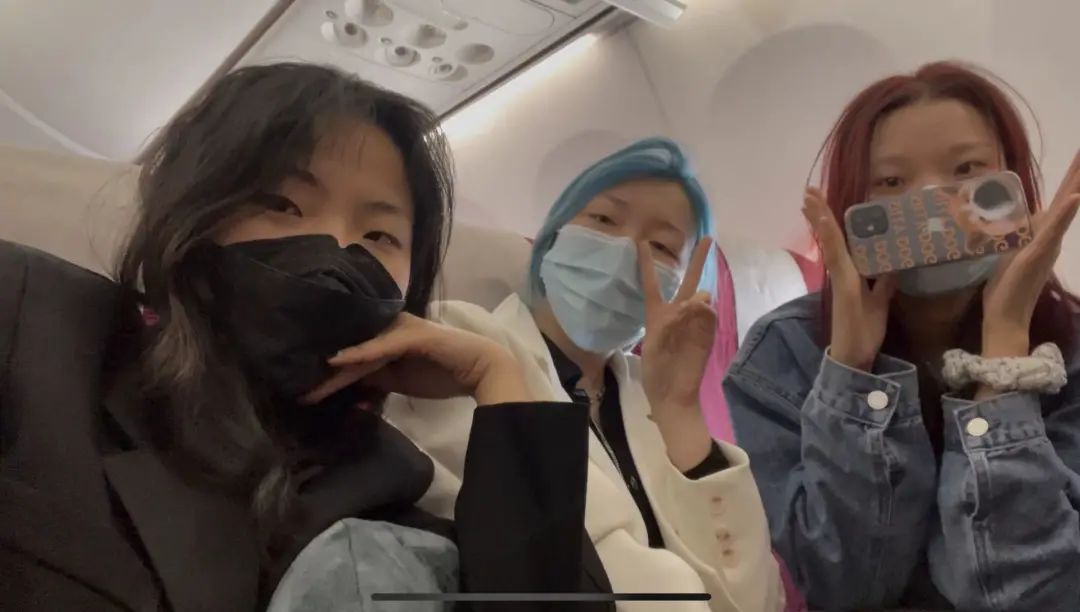 00后的小姑娘开网店一月挣100多万,19岁女孩做生意一年能赚400百万