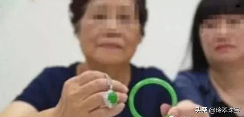 台湾婆婆花130万买手镯送儿媳，结果毁在一张证书上