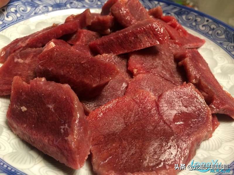 手把手教你做龙鱼最强营养秘方食谱--鲜虾牛肉狮子头,别馋哈