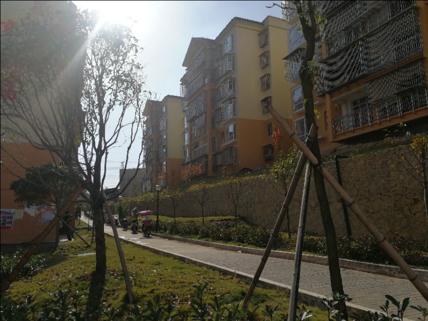 土地证和房产证不一致二证合一,房产证与土地证不一致如何解决