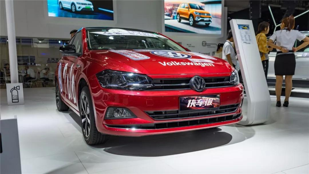 四代飞度和poloplus测评,想买大众polo好还是本田飞度好