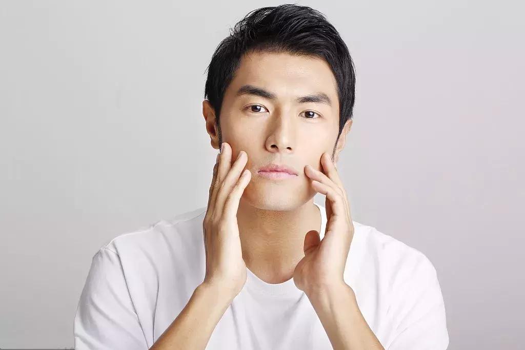 阴虚火旺失眠按摩哪个穴位,阴虚火旺失眠吃什么中成药