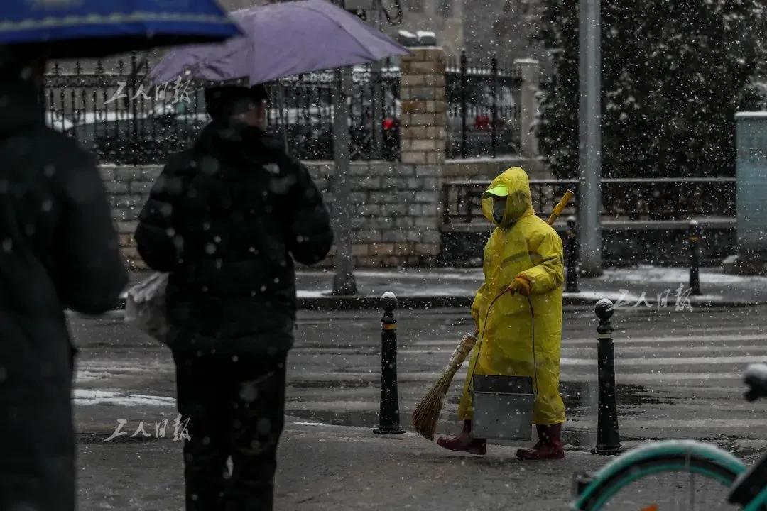 疫情中那些辛苦的人,疫情中还有哪些人员辛苦