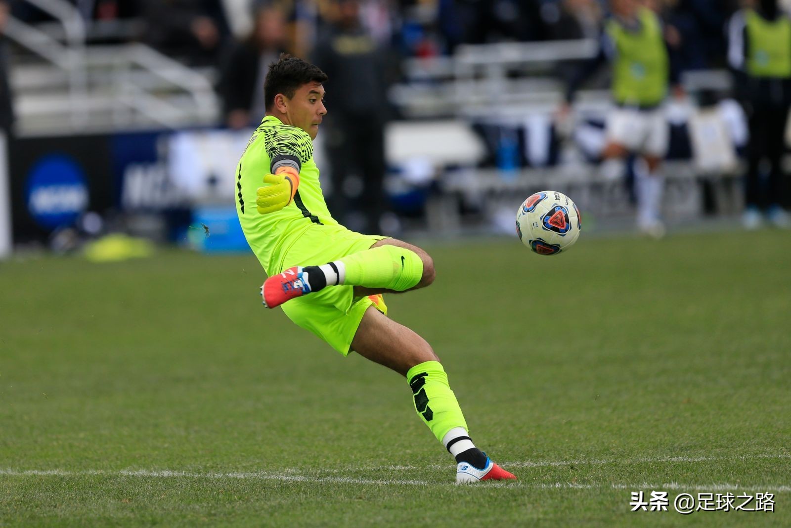 门将最擅长的就是打破质疑,门将的十种逆天操作